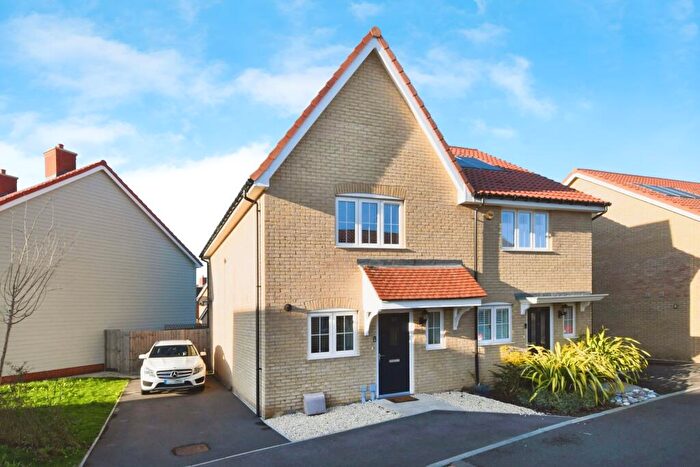 2 Bedroom Semi-Detached House For Sale In Andrewes Way, Rayleigh, Essex, SS6