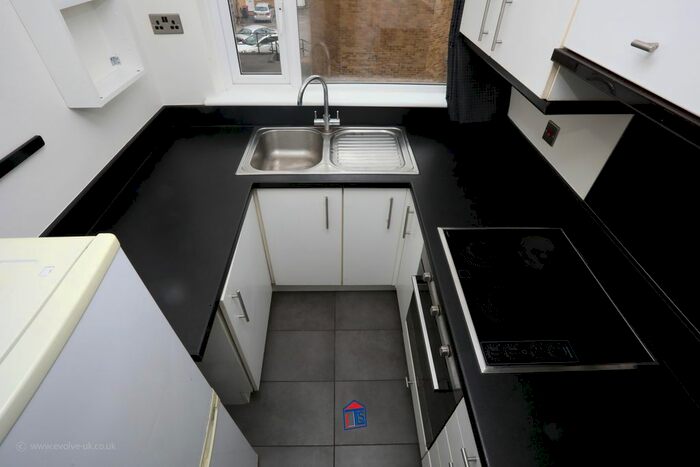 1 Bedroom Flat To Rent In Sussex Close, Slough, SL1