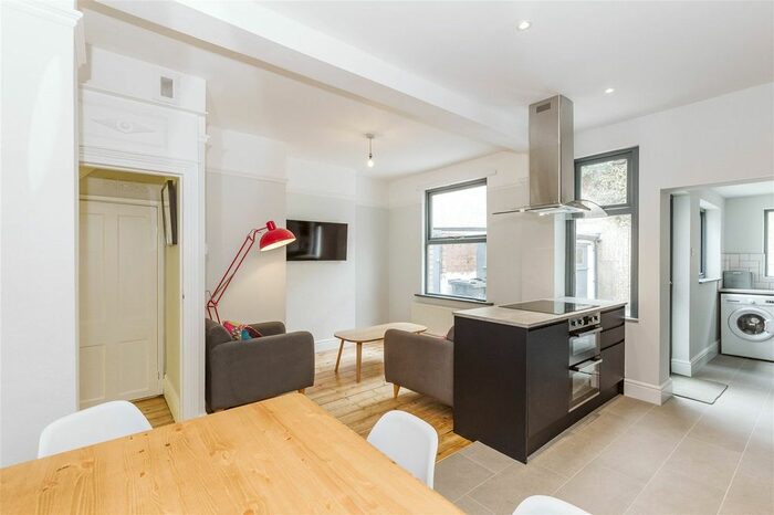 5 Bedroom Semi-Detached House To Rent In Hinton Road, Fishponds, Bristol, BS16