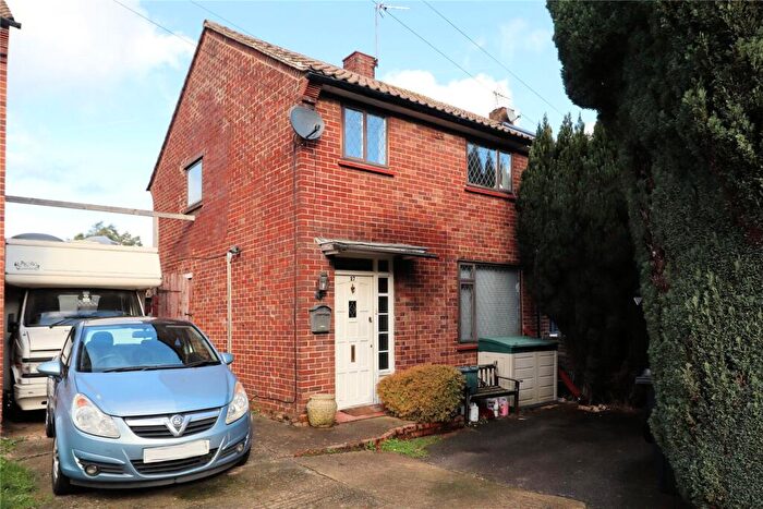 3 Bedroom End Of Terrace House For Sale In Bunyard Drive, Woking, Surrey, GU21