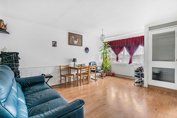 2 Bedroom Flat For Sale In London Road, Mitcham, CR4