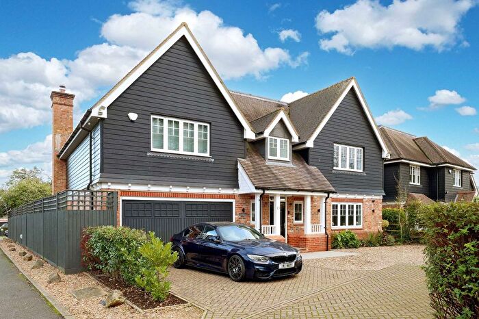 5 Bedroom Detached House For Sale In Lord Reith Place, Beaconsfield, Buckinghamshire, HP9