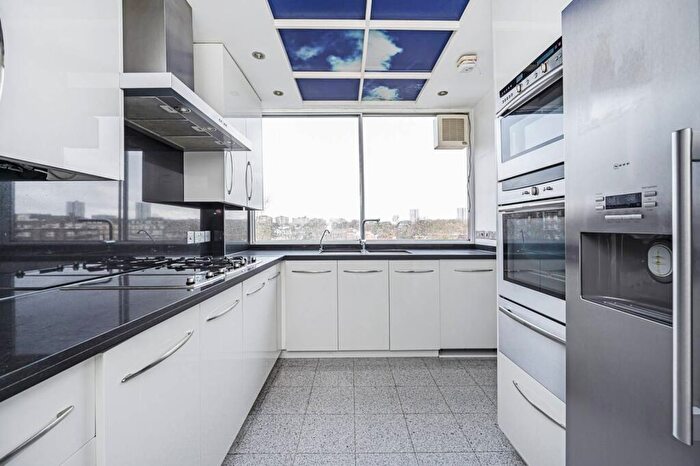 4 Bedroom Flat To Rent In Avenue Road, St John's Wood, London, NW8