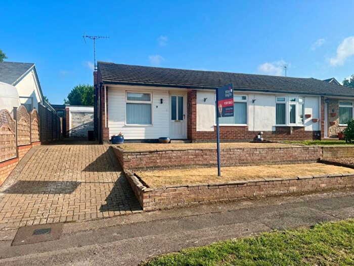 2 Bedroom Semi-Detached Bungalow For Sale In Eastwood Road, Woodley, Reading, Berkshire, RG5