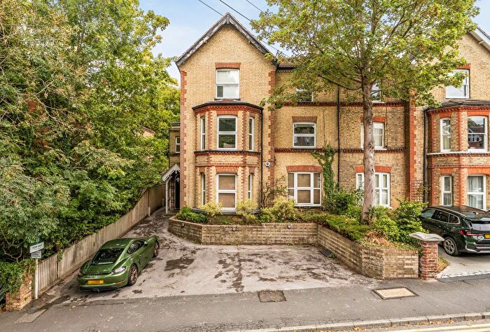 2 Bedroom Flat For Sale In Granville Road, Sevenoaks, Kent, TN13