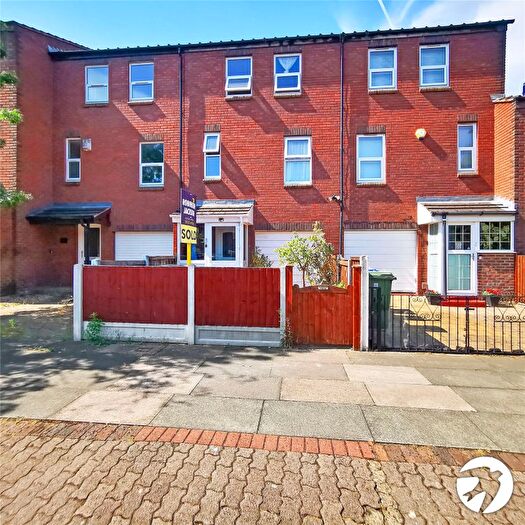 3 Bedroom Terraced House To Rent In Parkway, Erith, Kent, DA18