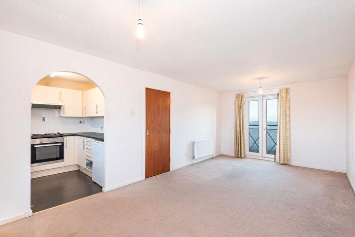 2 Bedroom Apartment To Rent In Plimsoll Way, Victoria Dock, HU9