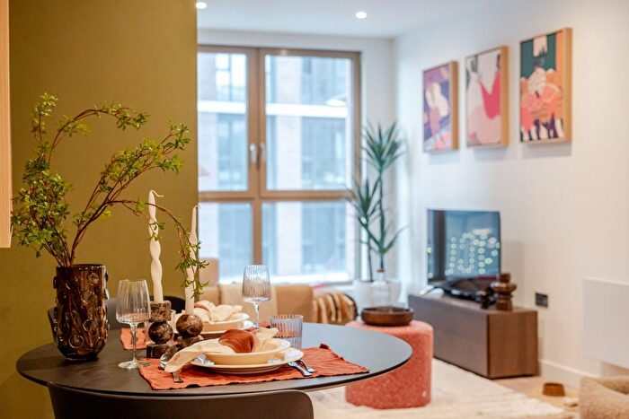 1 Bedroom Flat To Rent In Uncle Leeds, Whitehall Leeds, LS12