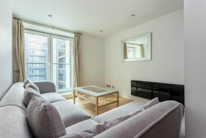 2 Bedroom Flat To Rent In Albert Embankment, Vauxhall, London, SE1