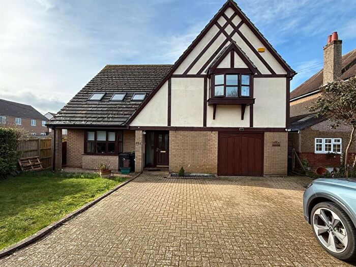 5 Bedroom Detached House For Sale In Dorchester Road, Weymouth, DT3