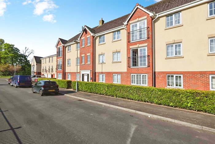 2 Bedroom Flat For Sale In York Crescent, Birmingham, B34