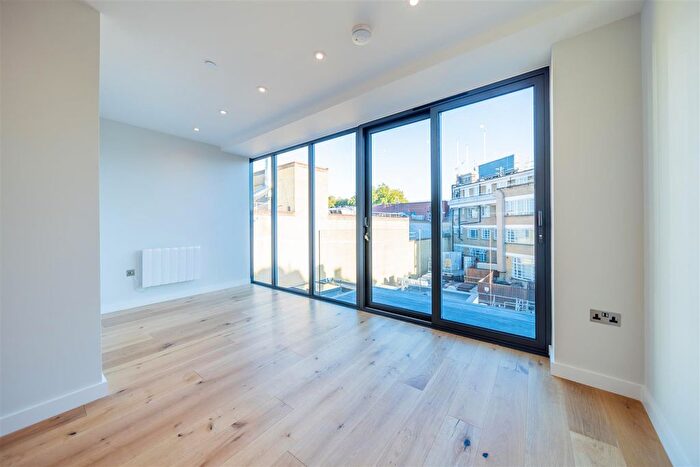 1 Bedroom Flat To Rent In George Street, Richmond, TW9