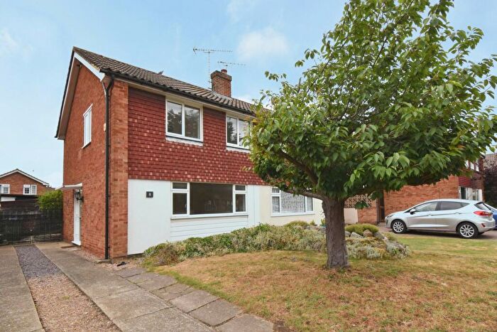 3 Bedroom Semi Detached House For Sale In Lindley Road, Walton-On-Thames, KT12