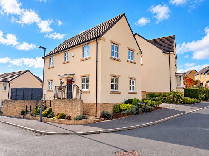 3 Bedroom Detached House For Sale In Brompton Drive, Apperley Bridge, Bradford, BD10