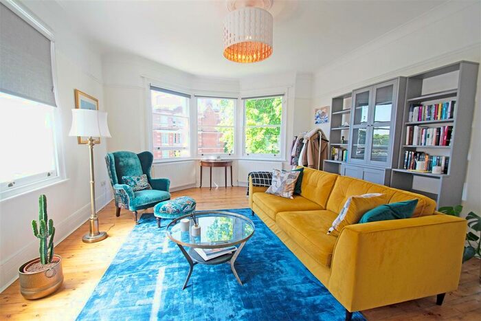 4 Bedroom Flat To Rent In Clevedon Road, Twickenham, TW1