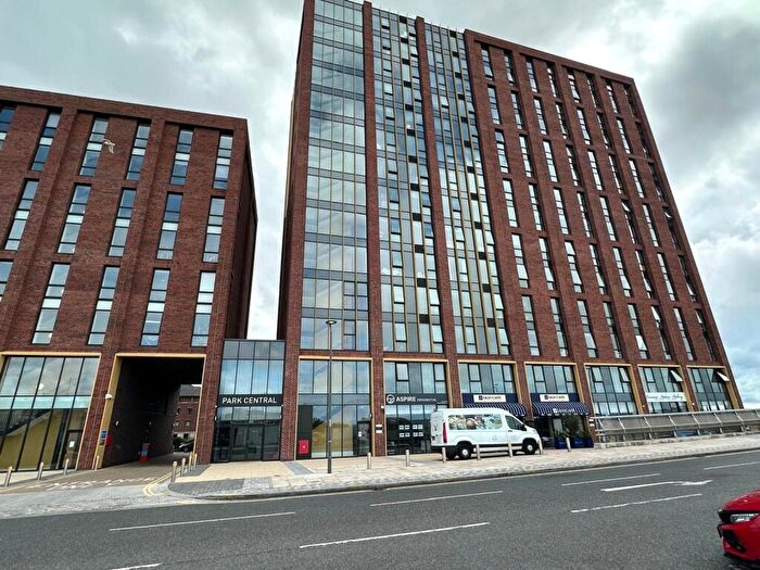 2 Bedroom Flat To Rent In Park Central, Jesse Hartley Way, Liverpool, Merseyside, L3