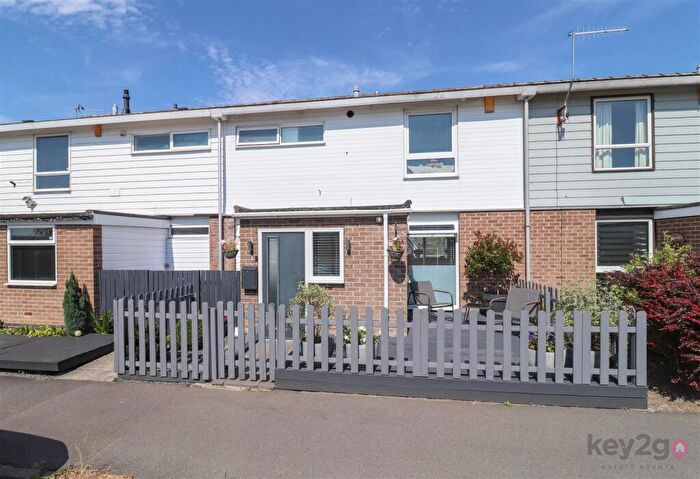 3 Bedroom Terraced House For Sale In Lingfoot Close, Sheffield, S8