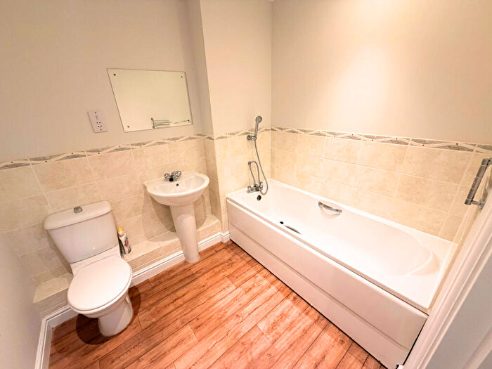 2 Bedroom Flat To Rent In Carlton Boulevard, Lincoln, LN2