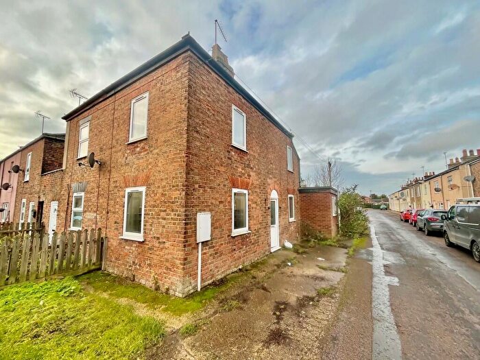 2 Bedroom End Of Terrace House For Sale In Custom House Street, Sutton Bridge, PE12