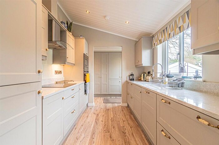 2 Bedroom Retirement Property For Sale In North Drive, Blunsdon Abbey Park, Blunsdon, SN25