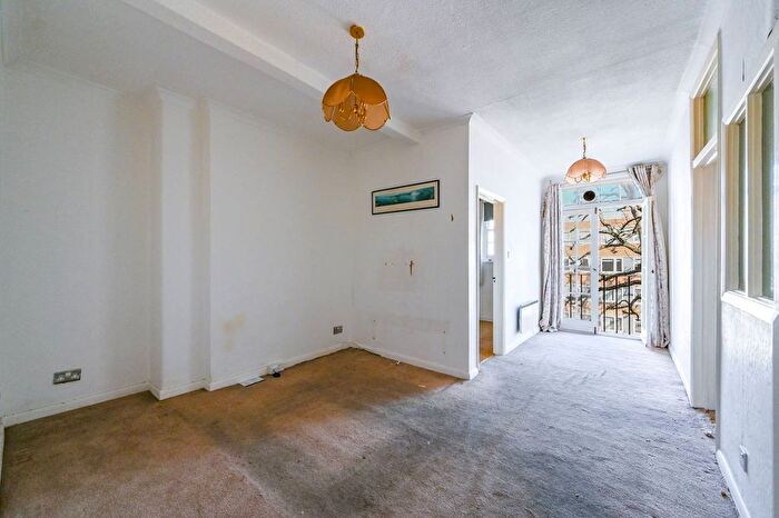 1 Bedroom Flat For Sale In Abbey Road, St John's Wood, London, NW8