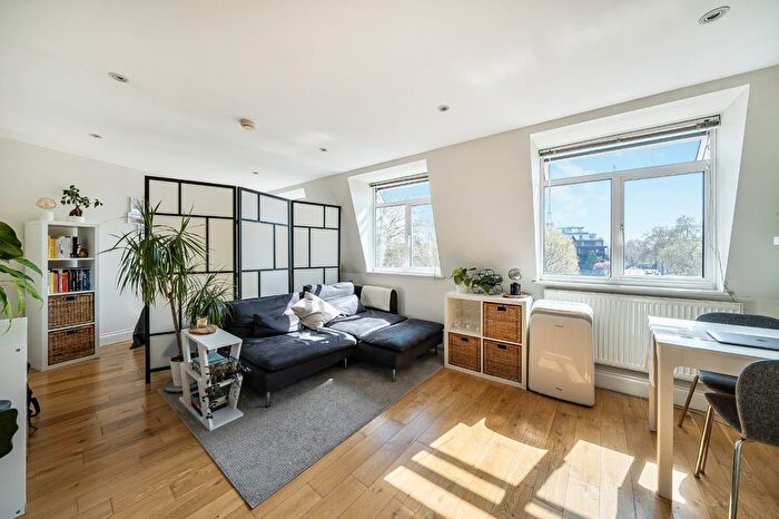 2 Bedroom Flat For Sale In Kennington Road, London, SE11