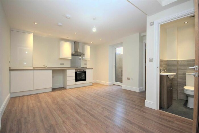 1 Bedroom Flat To Rent In Church Hill, Walthamstow, E17