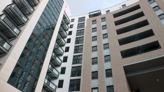 2 Bedroom Apartment To Rent In The Gateway North, Crown Point Road, Leeds, West Yorkshire, LS9