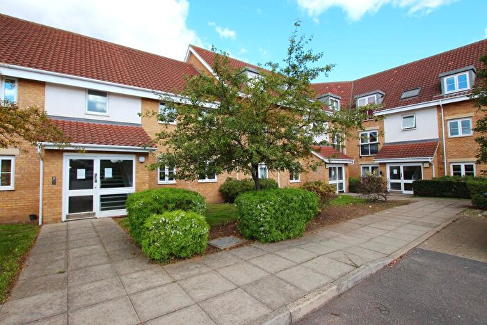 2 Bedroom Flat To Rent In Lime Kiln Close, Peterborough, PE3