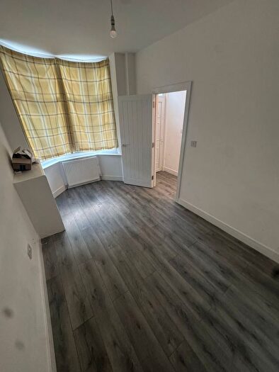 4 Bedroom Semi Detached House To Rent In Hopefield Road, Leicester, LE3