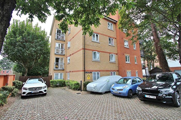 2 Bedroom Flat To Rent In London Road, Isleworth, TW7