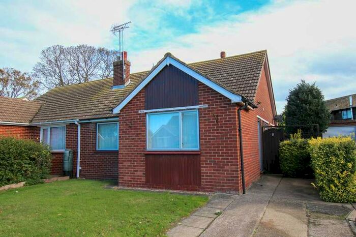 2 Bedroom Bungalow To Rent In Maxine Gardens, St. Peters, CT10