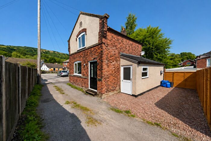 2 Bedroom Detached House To Rent In Pughs Yard, LL12