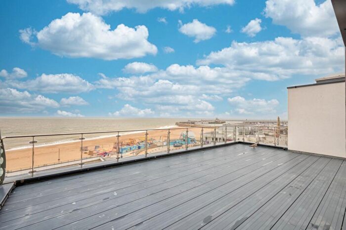 2 Bedroom Flat For Sale In Beach Drive, Ramsgate, Kent, CT11