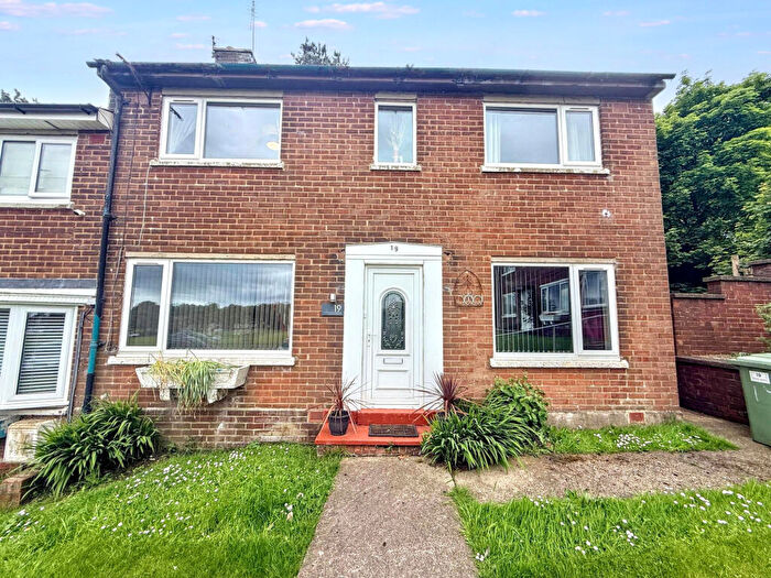 4 Bedroom Semi Detached House For Sale In Morton Square, Peterlee, Durham, SR8