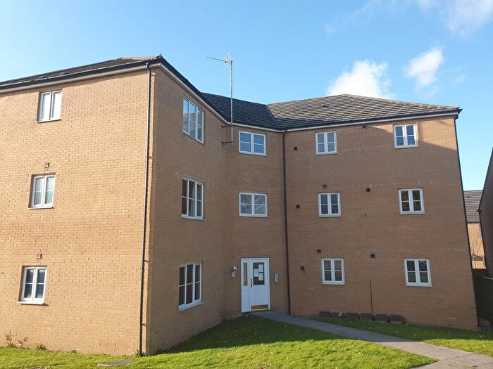 2 Bedroom Flat To Rent In College Way, Bristol, BS34