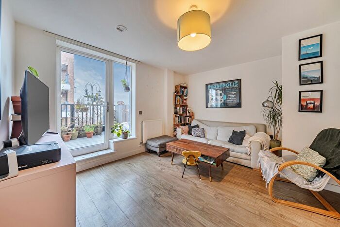 2 Bedroom Flat For Sale In Rye Lane, London, SE15