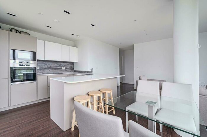 2 Bedroom Flat To Rent In Woodberry Down, Finsbury Park, London, N4