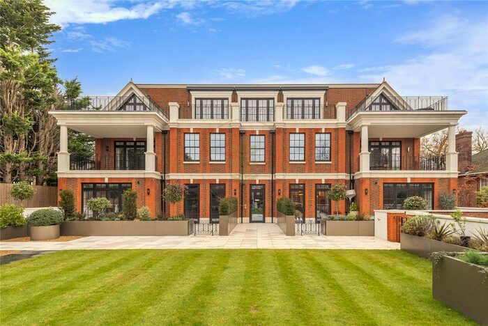 2 Bedroom Flat To Rent In Beech Hill, Barnet, EN4