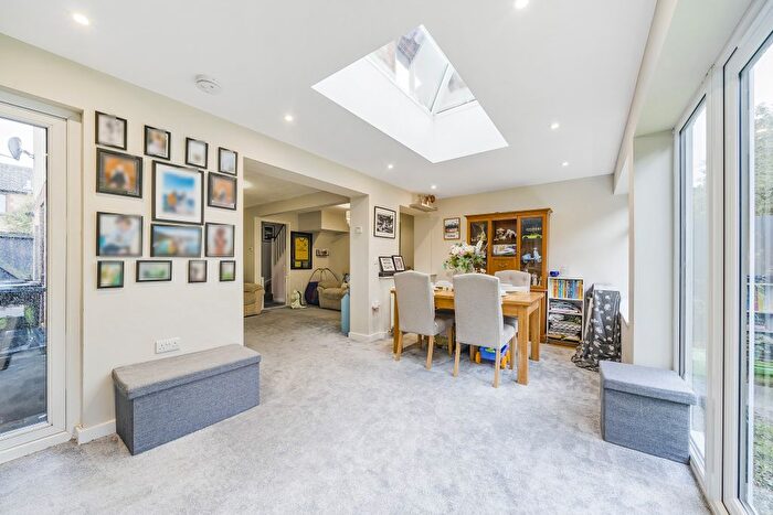 4 Bedroom End Of Terrace House For Sale In Ferncombe Drive, Kingsteignton, TQ12