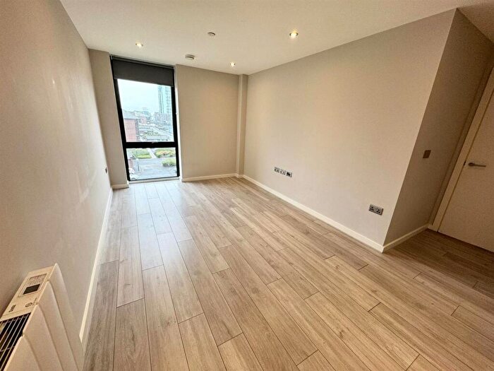2 Bedroom Apartment To Rent In Jesse Hartley Way, Liverpool, L3