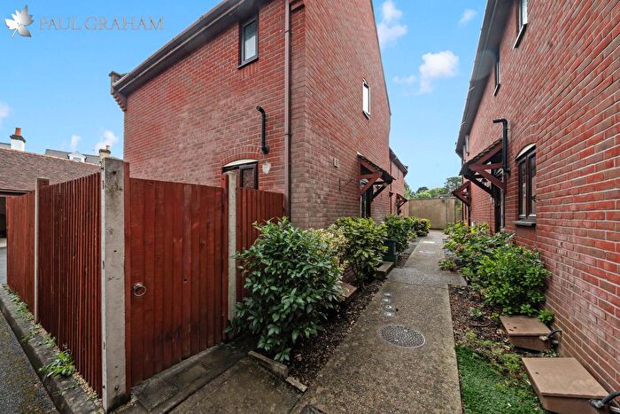 2 Bedroom End Terrace House For Sale In Bridle Path, Beddington, CR0