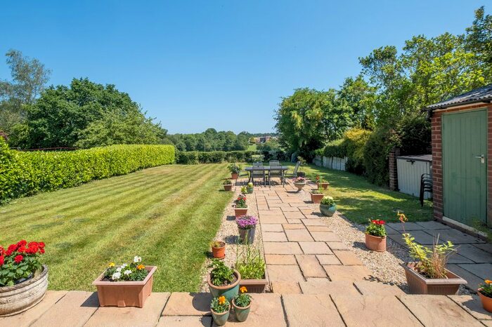 4 Bedroom Detached House For Sale In Highland Road, Kenilworth, CV8