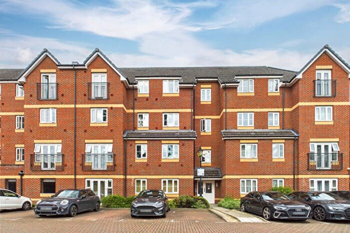 2 Bedroom Apartment To Rent In Eaton Avenue, Slough, Berkshire, SL1