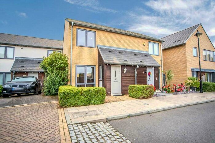 2 Bedroom Semi-Detached House To Rent In Eastview, St. Marys Island, Chatham, Kent, ME4