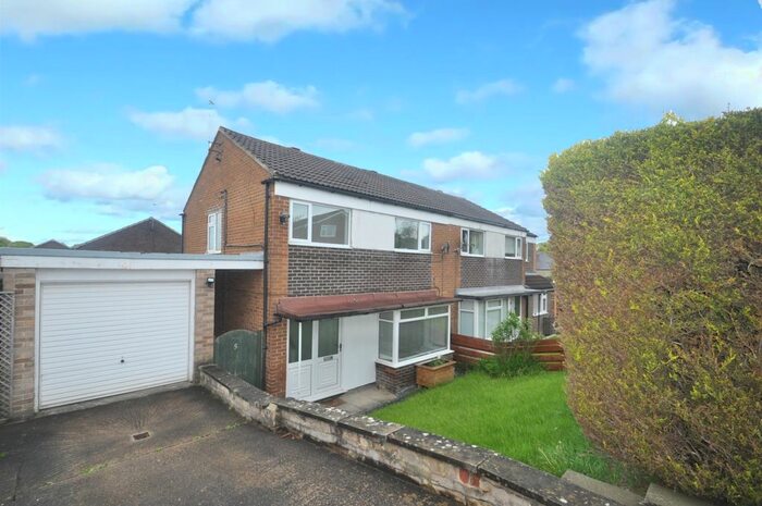 3 Bedroom Semi-Detached House To Rent In Burnside Walk, Harrogate, North Yorkshire, HG1