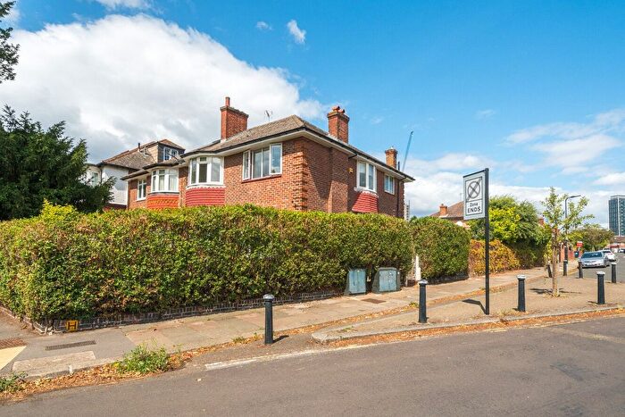 4 Bedroom End Of Terrace House For Sale In St. Dunstans Gardens, London, W3