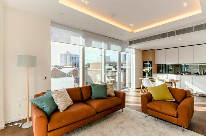 3 Bedroom Flat To Rent In Bolander Grove, Earls Court, London, SW6