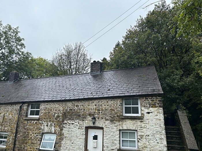 1 Bedroom Flat To Rent In (Top Floor Flat), Pwllcymbyd Barn, Rhydcymerau, SA19