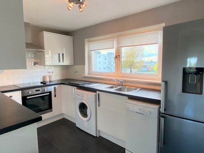2 Bedroom Flat To Rent In Easdale, St Leonards, G74